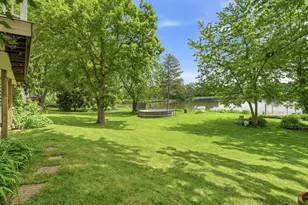 368 Hiawatha Dr, Lake in the Hills, IL 60156 - Photo 36
