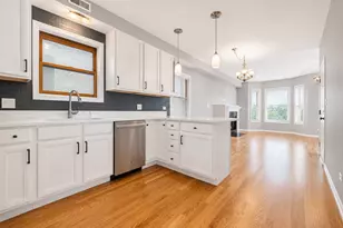 1966 W Diversey Pkwy, Chicago, IL 60614 - Photo 8