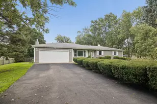 208 S Anderson Rd, New Lenox, IL 60451 - Photo 2