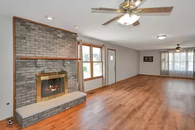 8001 S Lockwood Avenue, Burbank, IL 60459 - Photo 6