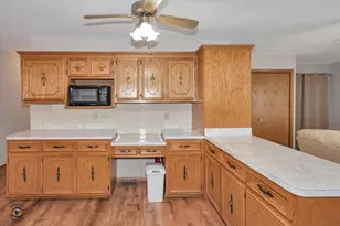 8001 S Lockwood Ave, Burbank, IL 60459 - Photo 8