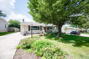 303 MacGregor Rd, Lockport, IL 60441 - Photo 2
