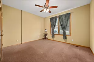 1350 Ridge Dr, Sycamore, IL 60178 - Photo 22