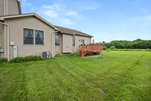 1350 Ridge Dr, Sycamore, IL 60178 - Photo 4