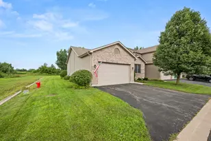 1350 Ridge Dr, Sycamore, IL 60178 - Photo 2