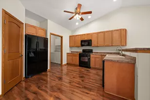 1350 Ridge Dr, Sycamore, IL 60178 - Photo 14