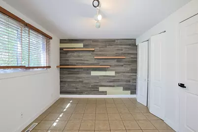924 N Milwaukee Avenue #D, Libertyville, IL 60048 - Photo 16