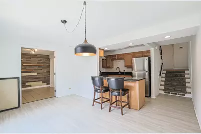 924 N Milwaukee Avenue #D, Libertyville, IL 60048 - Photo 14