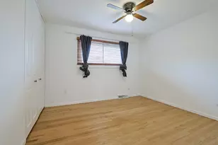 924 N Milwaukee Ave, Libertyville, IL 60048 - Photo 8