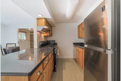 924 N Milwaukee Avenue #D, Libertyville, IL 60048 - Photo 12