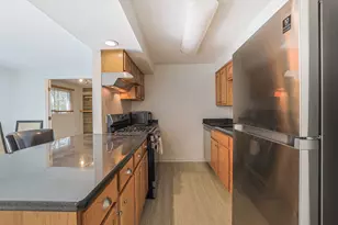 924 N Milwaukee Ave, Libertyville, IL 60048 - Photo 12