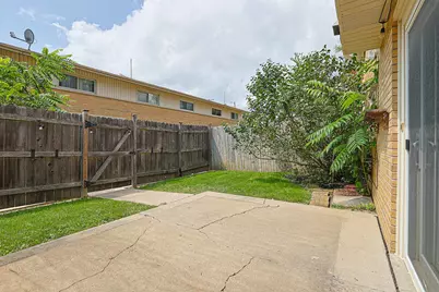 924 N Milwaukee Avenue #D, Libertyville, IL 60048 - Photo 20