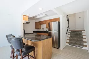 924 N Milwaukee Ave, Libertyville, IL 60048 - Photo 10