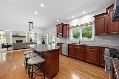 331 Brookside Circle, Wheaton, IL 60187 - Photo 6