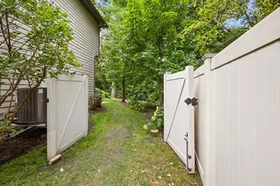 331 Brookside Circle, Wheaton, IL 60187 - Photo 54