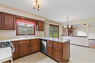 1105 Beach Comber Drive, Schaumburg, IL 60193 - Photo 8