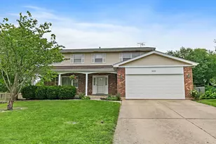 1105 Beachcomber Dr, Schaumburg, IL 60193 - Photo 1