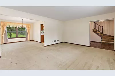1105 Beach Comber Drive, Schaumburg, IL 60193 - Photo 6