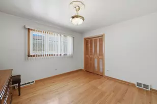 4912 N Ridgewood Ave, Norridge, IL 60706 - Photo 6