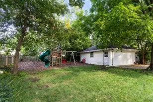 1113 S Gables Blvd, Wheaton, IL 60189 - Photo 24