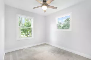 1113 S Gables Blvd, Wheaton, IL 60189 - Photo 16