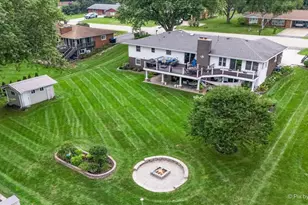 2614 Lauderdale Ct, McHenry, IL 60051 - Photo 2