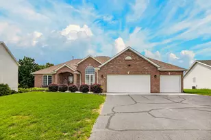 11074 Lemon Grass Ln, Roscoe, IL 61073 - Photo 2