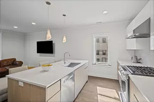 1320 W Lexington St, Chicago, IL 60607 - Photo 14