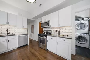2826 W Wellington Ave, Chicago, IL 60618 - Photo 8