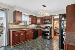 551 Foxford Rd, Bartlett, IL 60103 - Photo 8
