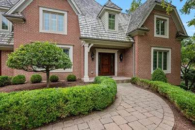 713 Fox Glen Drive, Saint Charles, IL 60174 - Photo 2