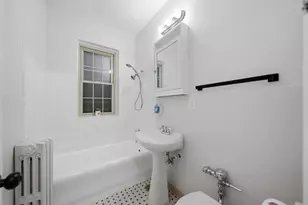 1354 W Greenleaf Ave, Chicago, IL 60626 - Photo 6