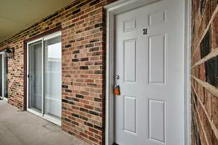 600 S York St, Elmhurst, IL 60126 - Photo 4