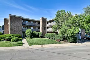 600 S York St, Elmhurst, IL 60126 - Photo 2