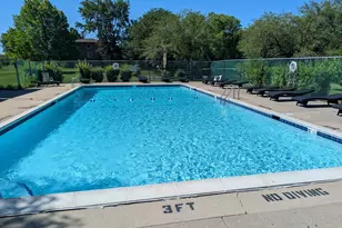 1003 Centurion Ln, Vernon Hills, IL 60061 - Photo 4