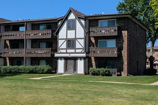 1003 Centurion Ln, Vernon Hills, IL 60061 - Photo 1