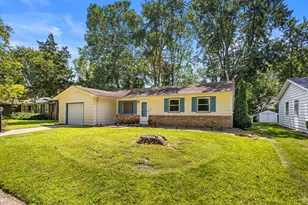 2305 Glenoak Dr, Champaign, IL 61821 - Photo 2