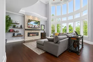151 Palmer Cir, Vernon Hills, IL 60061 - Photo 6