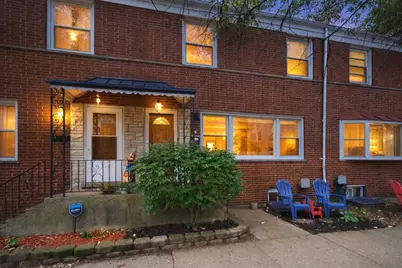 1903 W Sunnyside Avenue, Chicago, IL 60640 - Photo 1