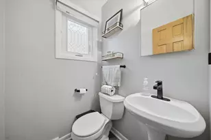 1903 W Sunnyside Ave, Chicago, IL 60640 - Photo 20