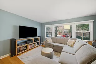 1903 W Sunnyside Ave, Chicago, IL 60640 - Photo 8