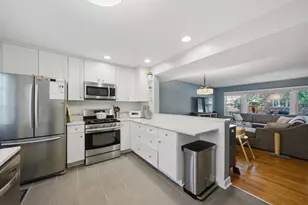 1903 W Sunnyside Ave, Chicago, IL 60640 - Photo 10