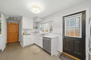 1903 W Sunnyside Ave, Chicago, IL 60640 - Photo 12
