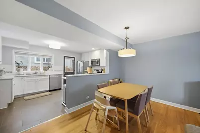1903 W Sunnyside Avenue, Chicago, IL 60640 - Photo 2