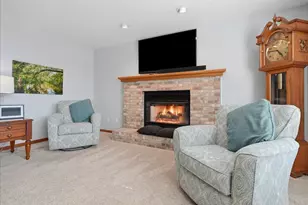 1404 Broad Creek Rd, Bloomington, IL 61704 - Photo 14