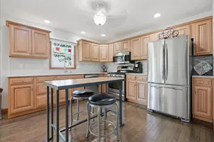 1404 Broad Creek Rd, Bloomington, IL 61704 - Photo 8