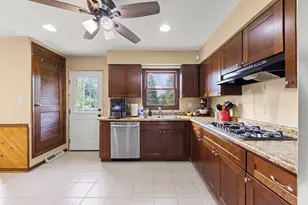 212 W Woodlawn Rd, New Lenox, IL 60451 - Photo 10