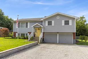 212 W Woodlawn Rd, New Lenox, IL 60451 - Photo 2