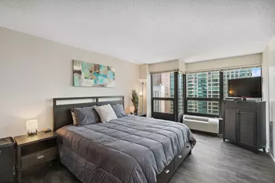 30 E Huron Street #3802, Chicago, IL 60611 - Photo 8