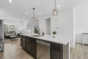 2703 Martini St, Mundelein, IL 60060 - Photo 4